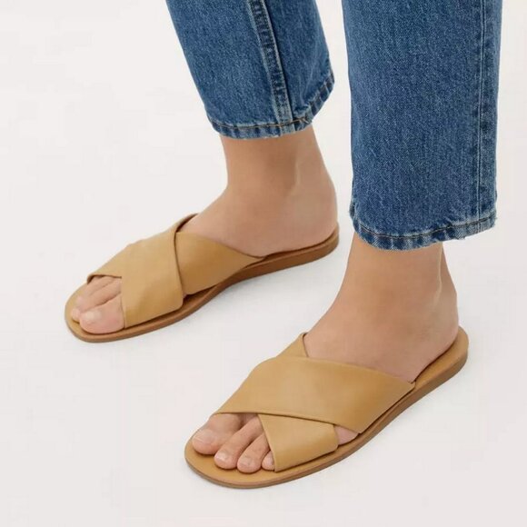 Everlane The Day Crossover Sandal - Picture 1 of 9